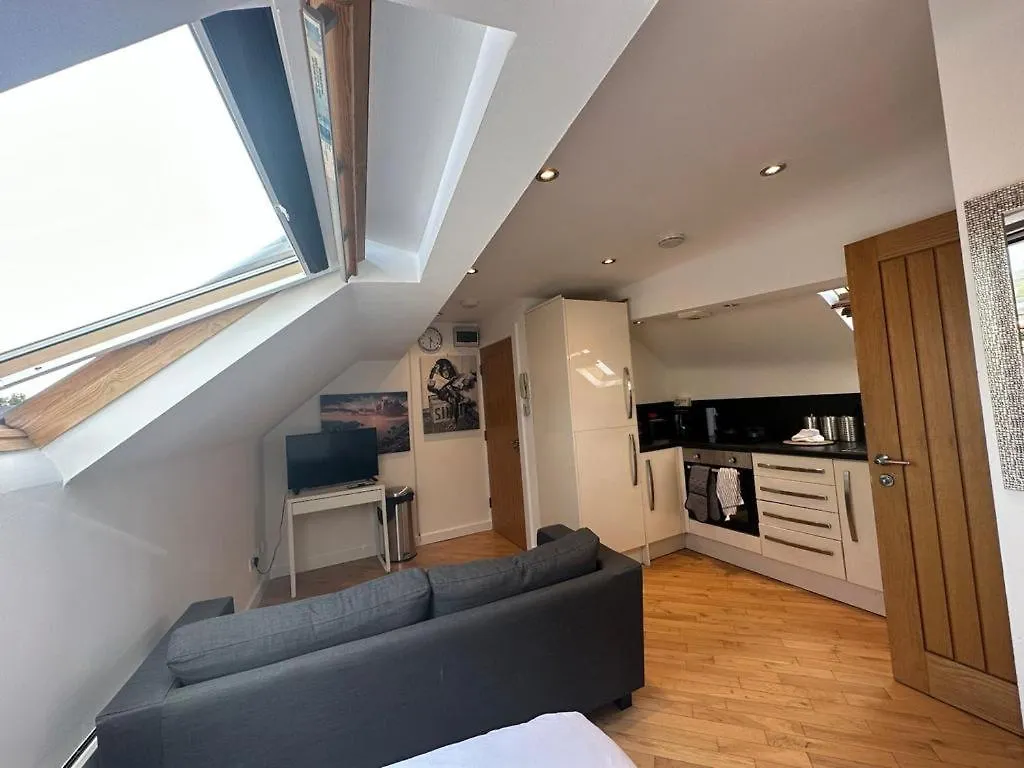 Stunning 1-Bed Studio In Pudsey Apartment